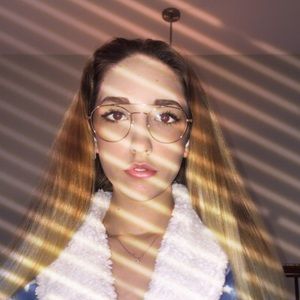 Meet your Posher, Bella